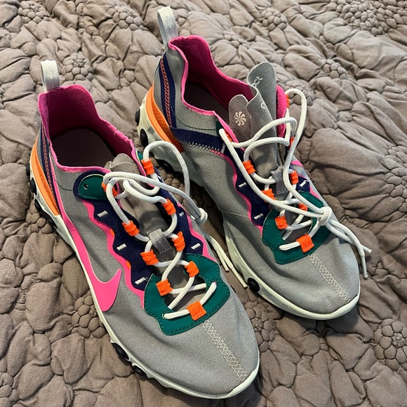 Nike Shoes - Nike React sneakers women’s size 8.5